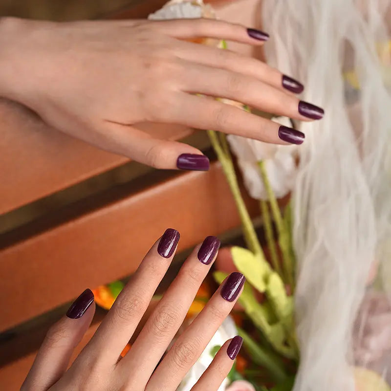Strips Gel Deep Purple Cat Eye Manicure — Semi-Cured Gel Nail Wraps