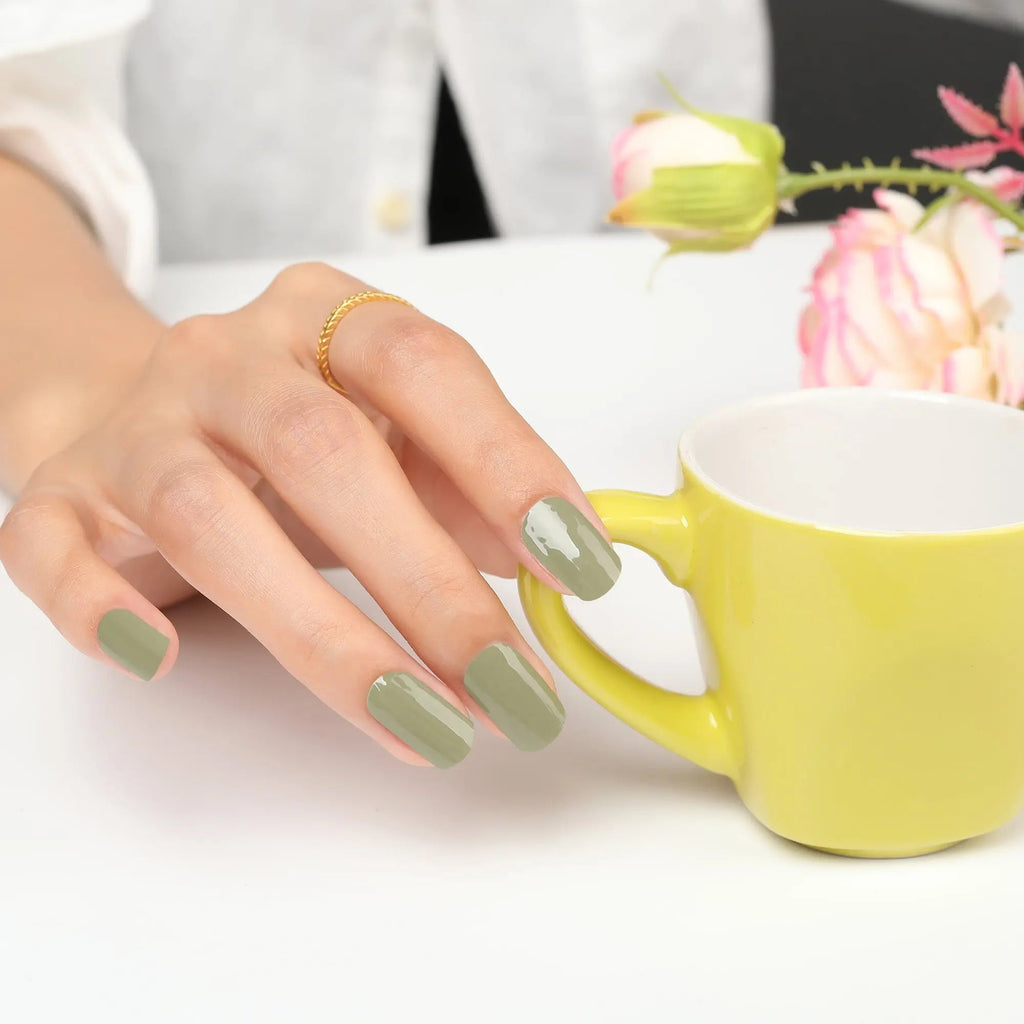 Solid Grass Green — Semi-Cured Gel Nail Wraps