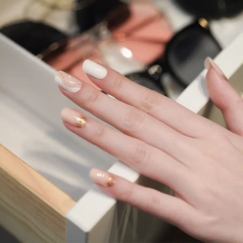 Gel Sticker Flowing Heart — Semi-Cured Gel Nail Wraps