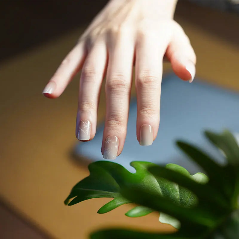 Brands Designs Snowflake — Semi-Cured Gel Nail Wraps