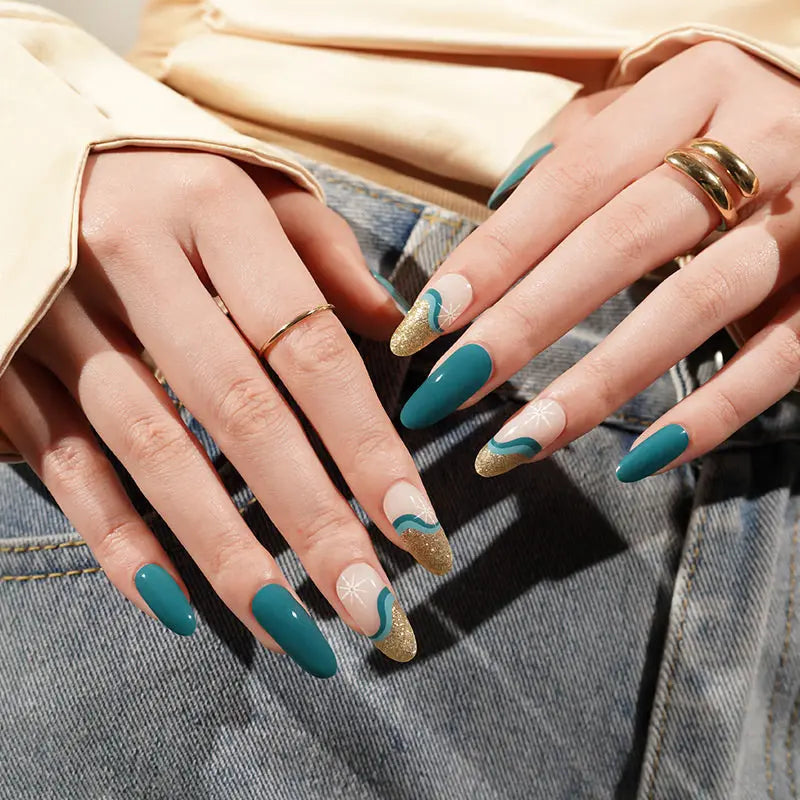 Strip Winter Snowflake Art — Semi-Cured Gel Nail Wraps