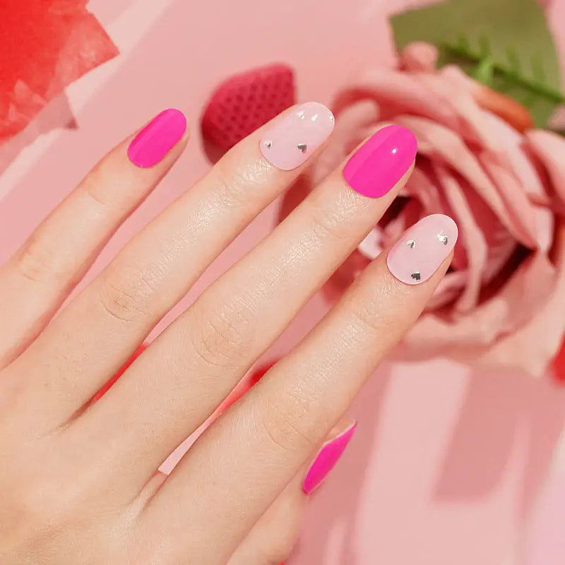 Silver Heart Valentine's Day — Semi-Cured Gel Nail Wraps