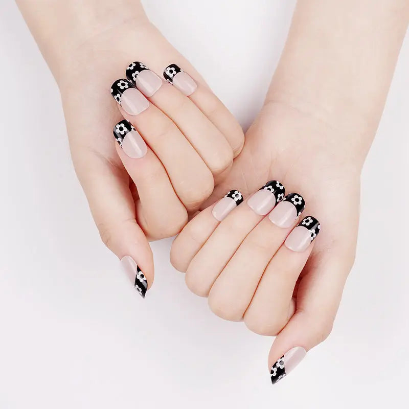 Black And White Flower — Semi-Cured Gel Nail Wraps
