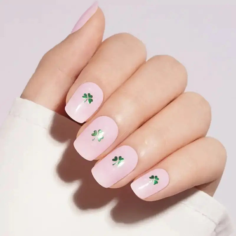 Clover Gradient — Semi-Cured Gel Nail Wraps