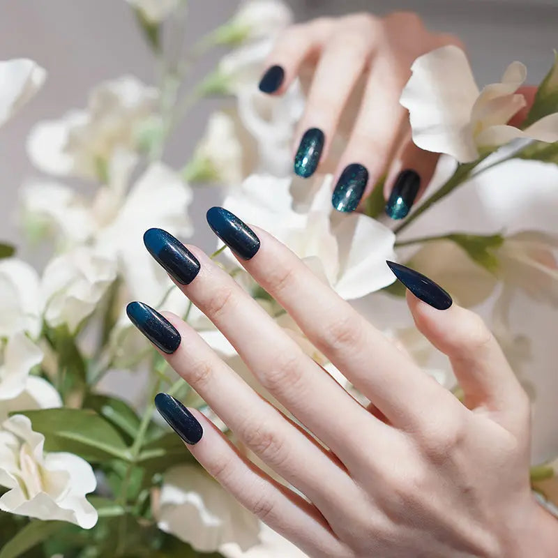 Gel With Countless Designs Green Cat-Eye Manicure — Semi-Cured Gel Nail Wraps