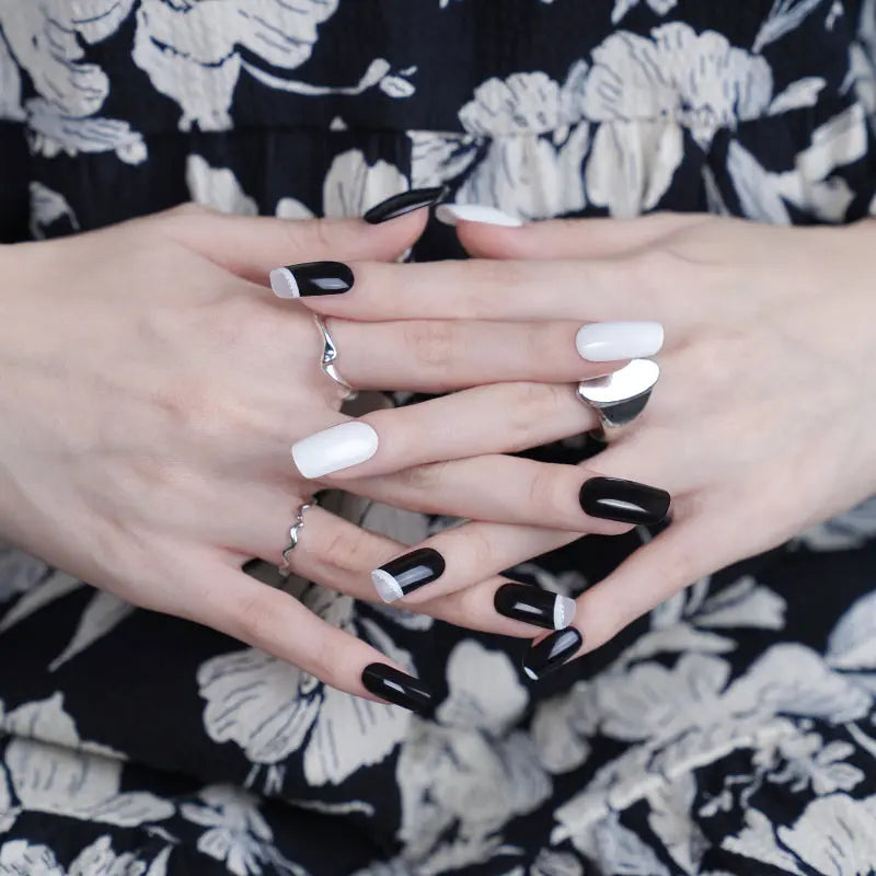 Minimalist Black And White — Semi-Cured Gel Nail Wraps