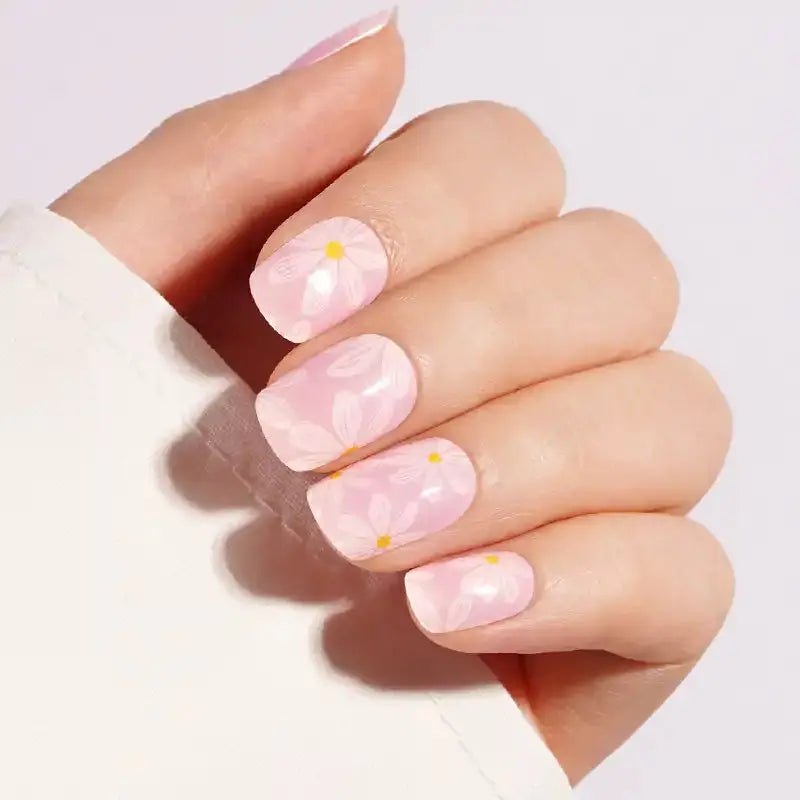 White Flower — Semi-Cured Gel Nail Wraps